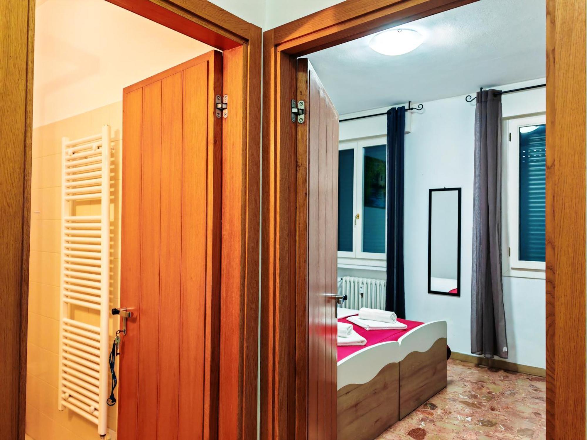 Goldmine Guest House 2 Венеция Номер фото